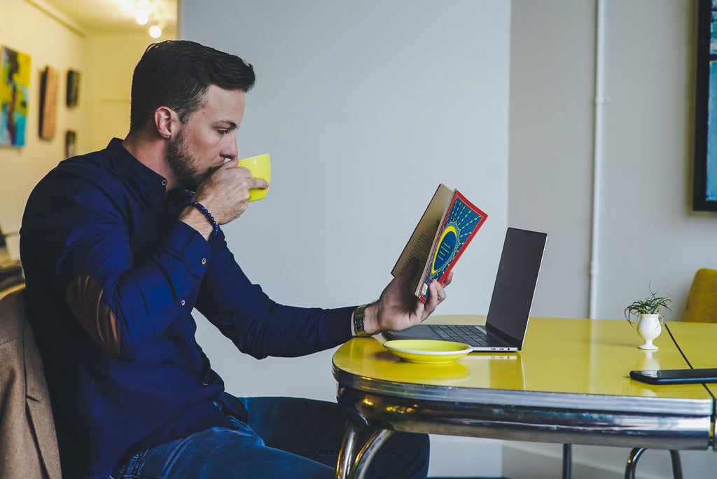 A Man Who Reads: 5 Books to Inspire You